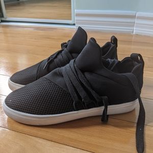 Women's Steven madden black shoes